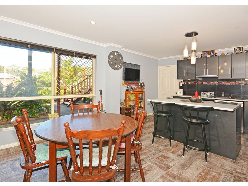 32 Earls Court, Point Vernon QLD 4655