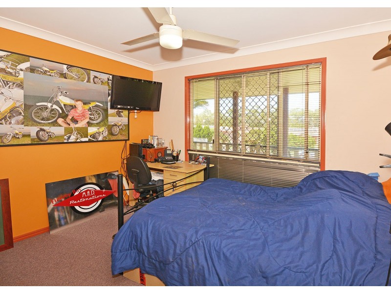 32 Earls Court, Point Vernon QLD 4655