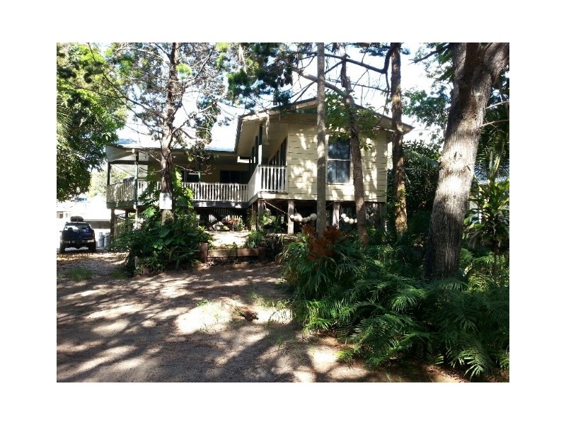 16 Jarvis Street  Eurong, Fraser Island QLD 4581