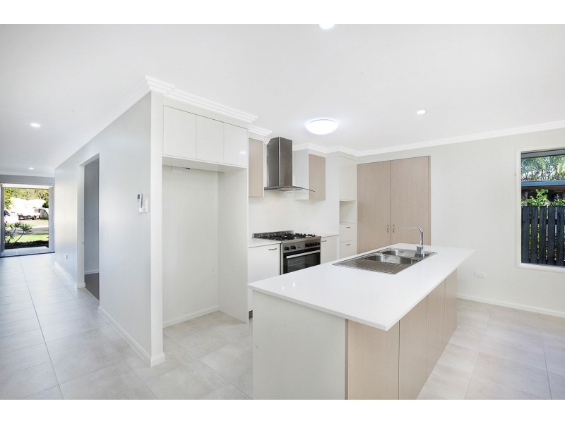 6 Poinciana Cresent, Kawungan QLD 4655