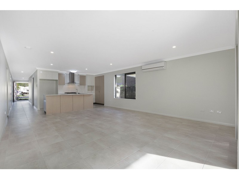 6 Poinciana Cresent, Kawungan QLD 4655