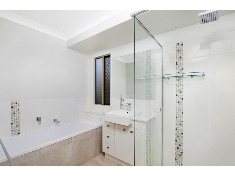 6 Poinciana Cresent, Kawungan QLD 4655