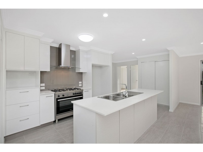 6A Poinciana Cresent, Kawungan QLD 4655