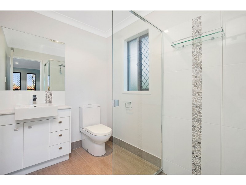 6A Poinciana Cresent, Kawungan QLD 4655