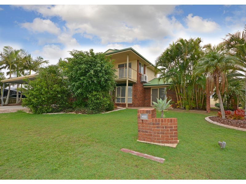 1 King Arthur, Urangan QLD 4655