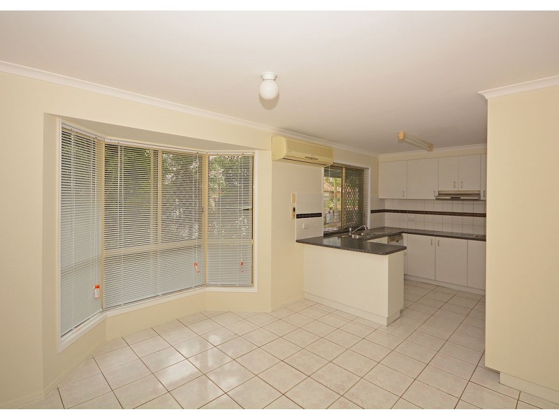 1 King Arthur, Urangan QLD 4655