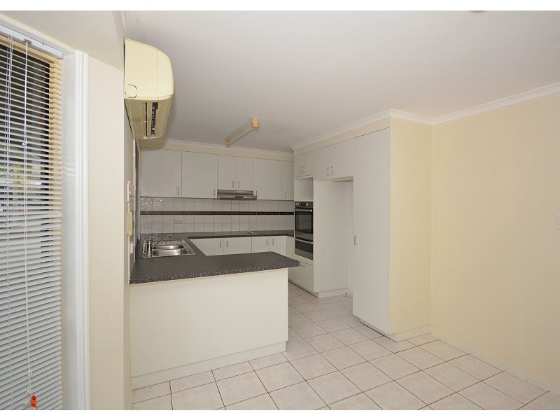 1 King Arthur, Urangan QLD 4655