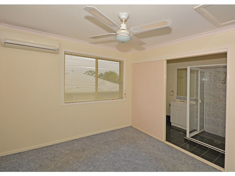 1 King Arthur, Urangan QLD 4655