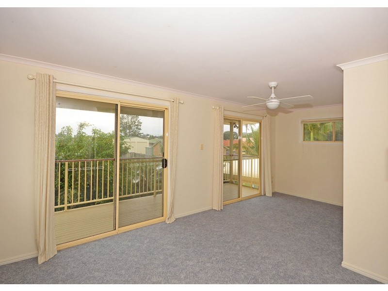 1 King Arthur, Urangan QLD 4655