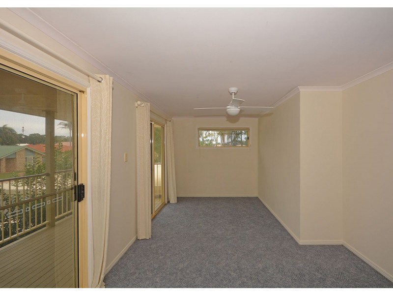 1 King Arthur, Urangan QLD 4655