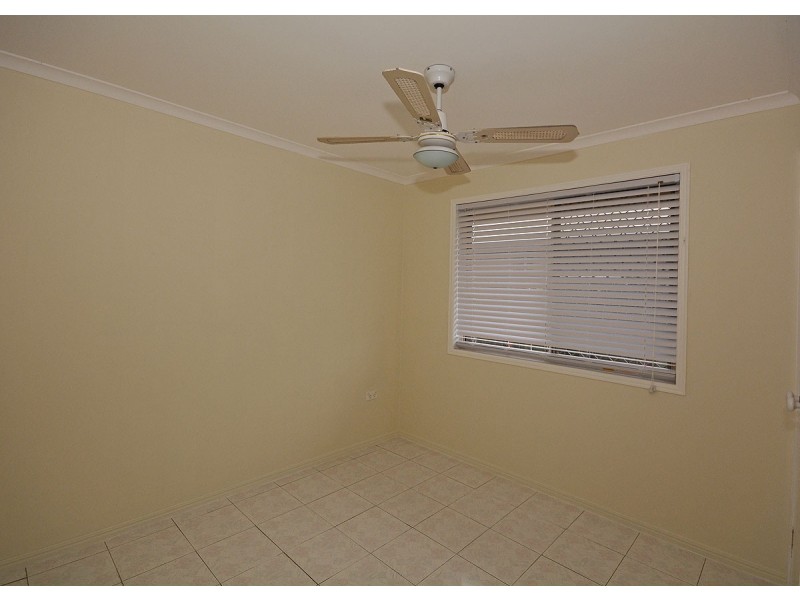 1 King Arthur, Urangan QLD 4655