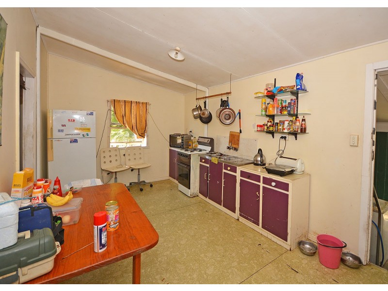 6 Florence Street, Urangan QLD 4655