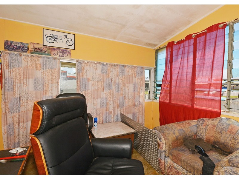 6 Florence Street, Urangan QLD 4655