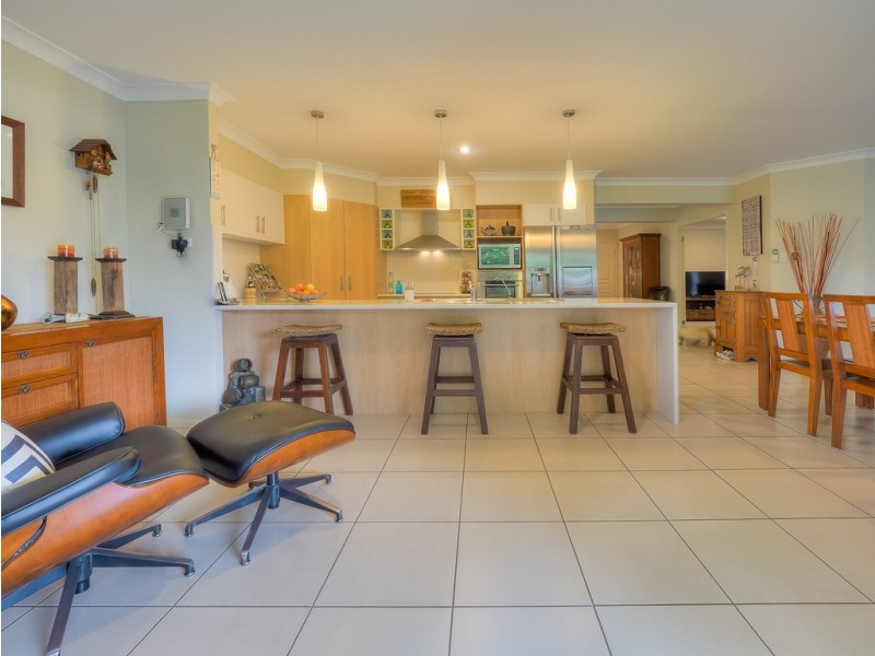 13 Fulmar Court, Burrum Heads QLD 4659