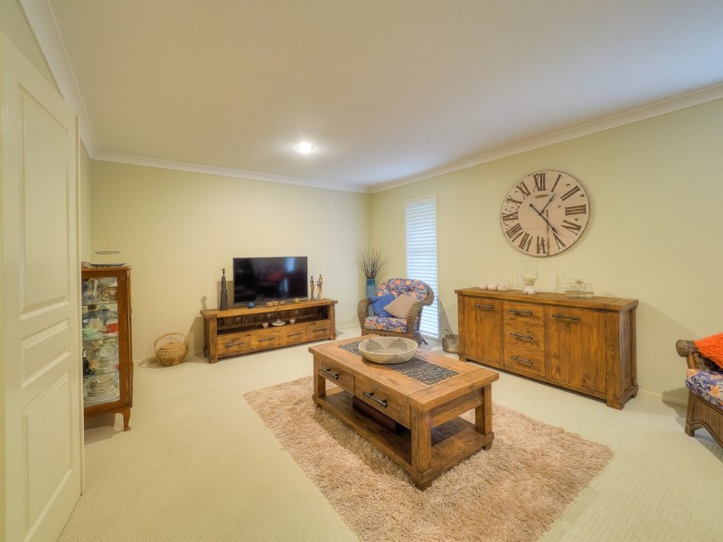 13 Fulmar Court, Burrum Heads QLD 4659