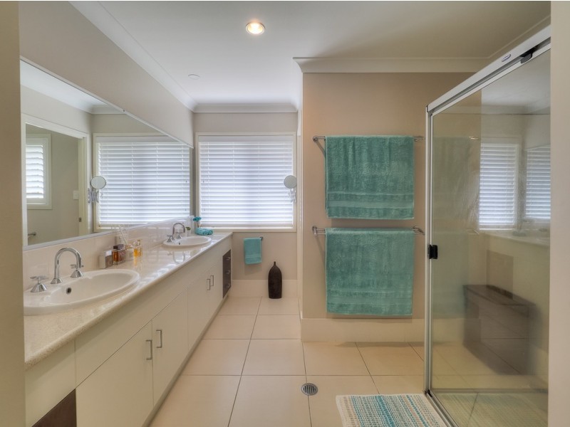 13 Fulmar Court, Burrum Heads QLD 4659