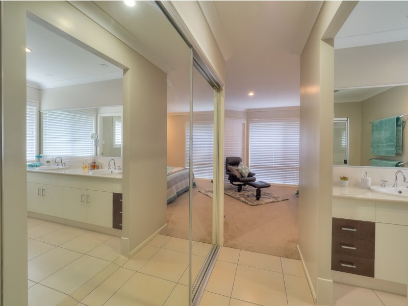 13 Fulmar Court, Burrum Heads QLD 4659