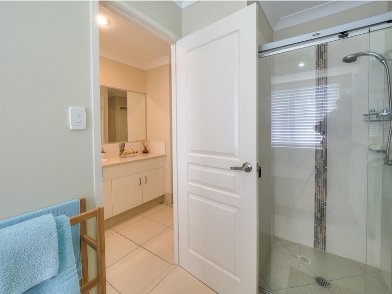 13 Fulmar Court, Burrum Heads QLD 4659