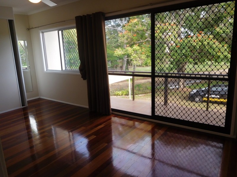 2/3 Down Street, Scarness QLD 4655
