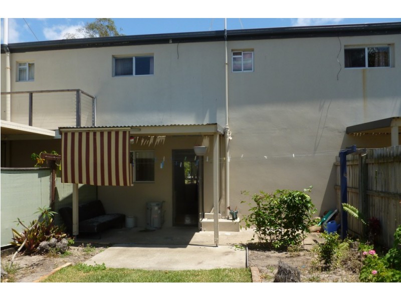 2/3 Down Street, Scarness QLD 4655