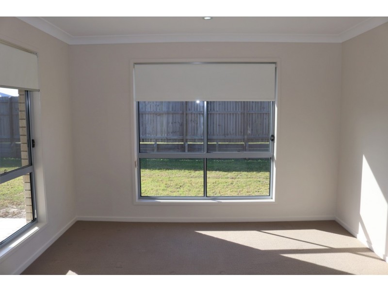 23 Bounty Circuit, Eli Waters QLD 4655