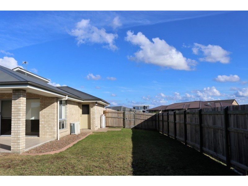 23 Bounty Circuit, Eli Waters QLD 4655