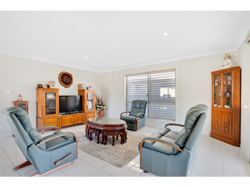 19 Sunny Way, Toogoom QLD 4655