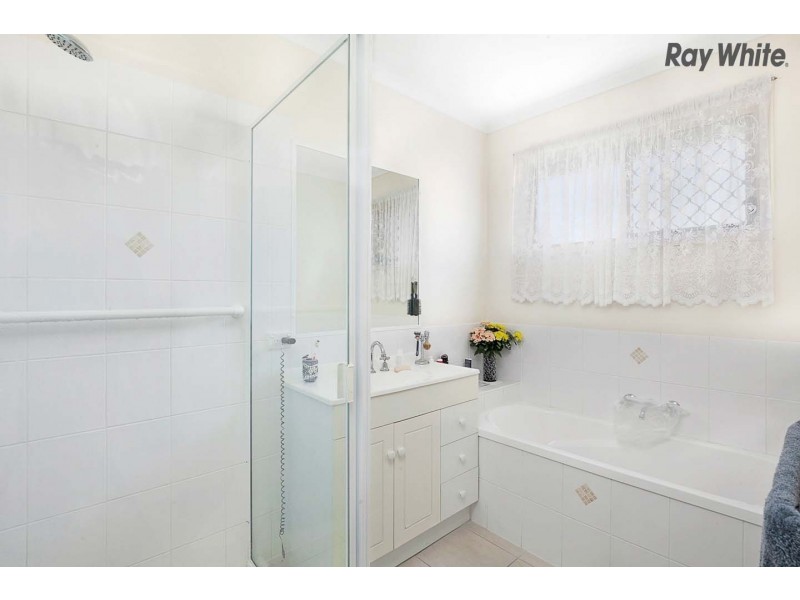 1 Malcolm Court, Point Vernon QLD 4655