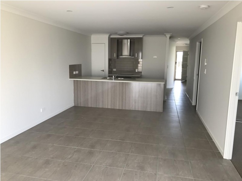 Unit 1/23 Imperial Court, Eli Waters QLD 4655