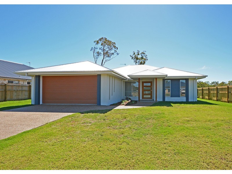 44 Ronaldo Way, Urangan QLD 4655