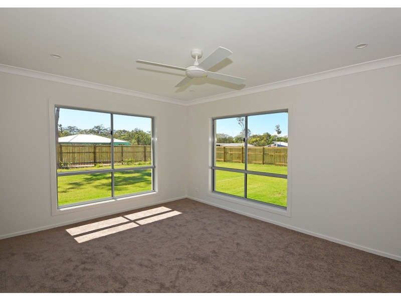 44 Ronaldo Way, Urangan QLD 4655