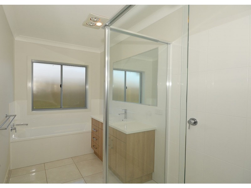 44 Ronaldo Way, Urangan QLD 4655