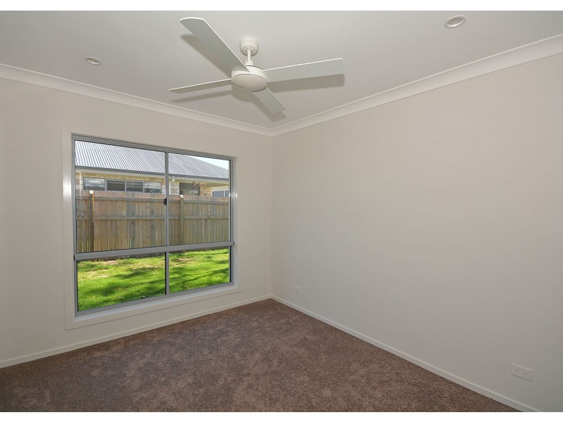 44 Ronaldo Way, Urangan QLD 4655