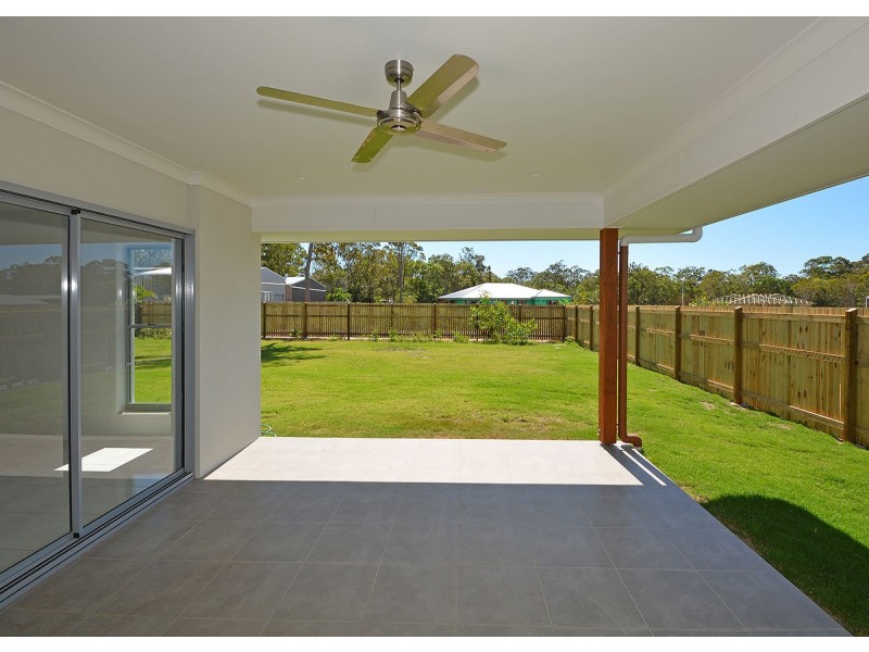 44 Ronaldo Way, Urangan QLD 4655