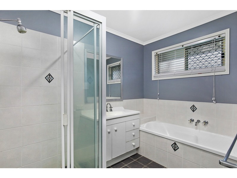 1 Gwen Court, Urraween QLD 4655