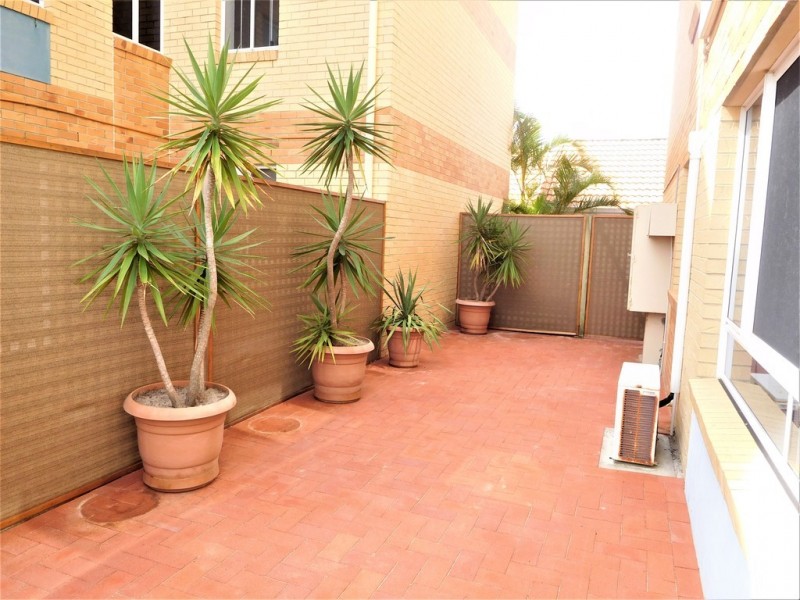 31/17 Buccaneer Drive (Great Sandy Straits Marina), Urangan QLD 4655