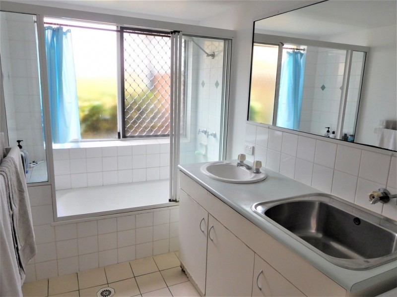 31/17 Buccaneer Drive (Great Sandy Straits Marina), Urangan QLD 4655