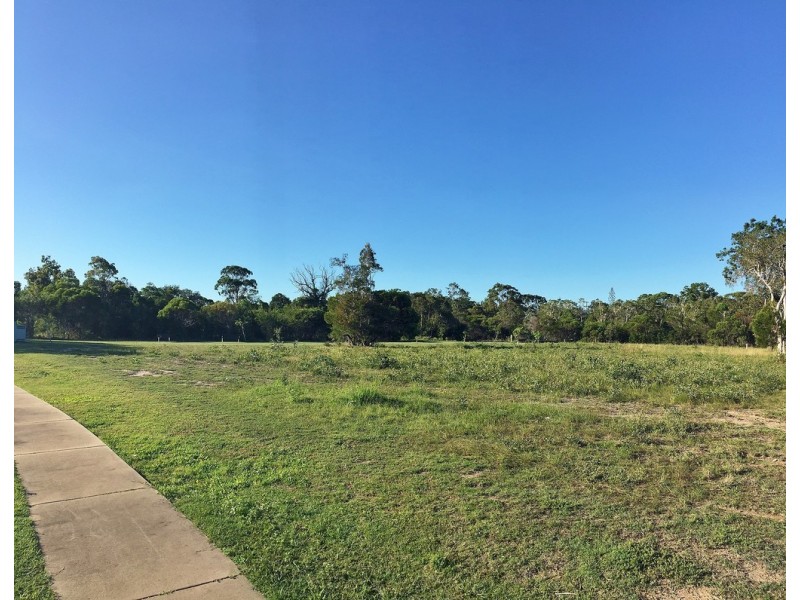 15 Southern Cross Circuit, Urangan QLD 4655