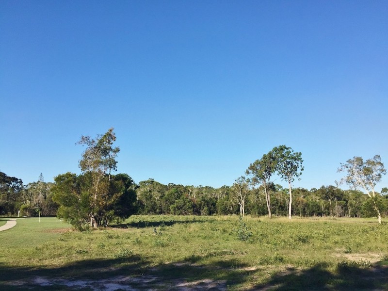 15 Southern Cross Circuit, Urangan QLD 4655