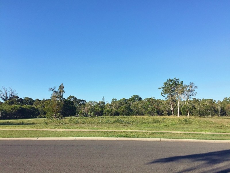 15 Southern Cross Circuit, Urangan QLD 4655