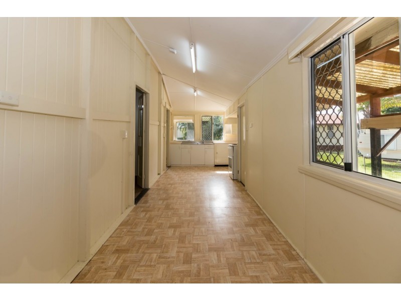 6 Hibiscus, Urangan QLD 4655