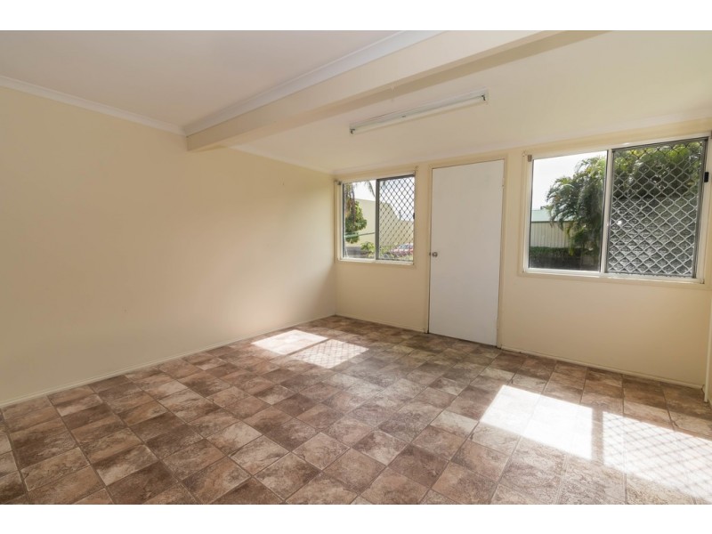 6 Hibiscus, Urangan QLD 4655