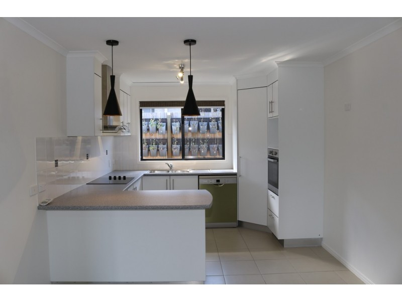 14 Parakeet Court, Kawungan QLD 4655