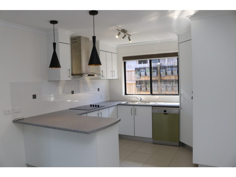 14 Parakeet Court, Kawungan QLD 4655