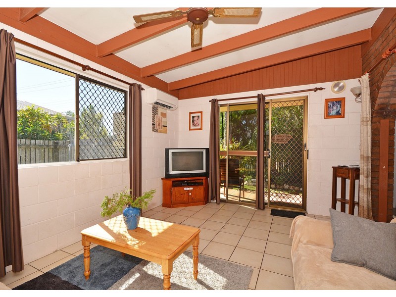 33 Honiton Street, Torquay QLD 4655