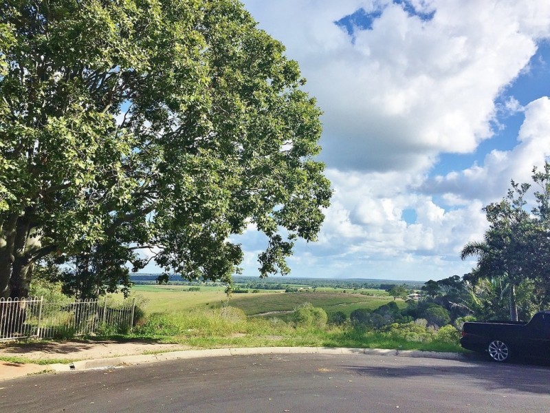 17 Awinya Court, Urraween QLD 4655