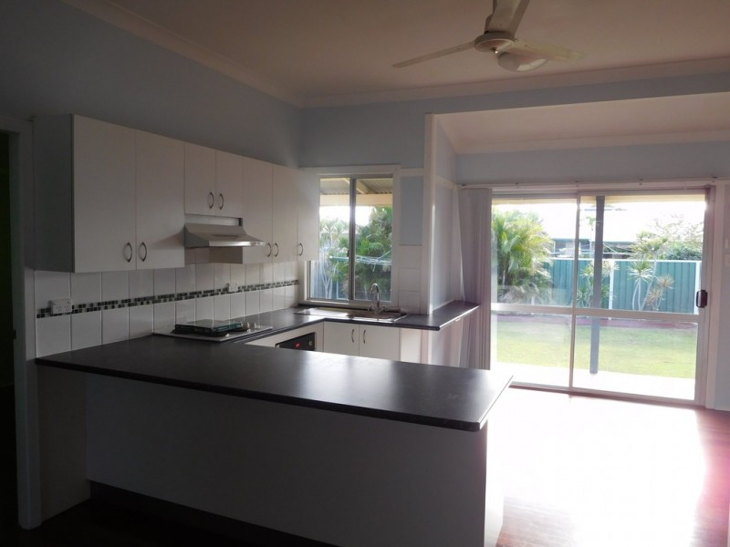 27 Caringa Street, Urangan QLD 4655