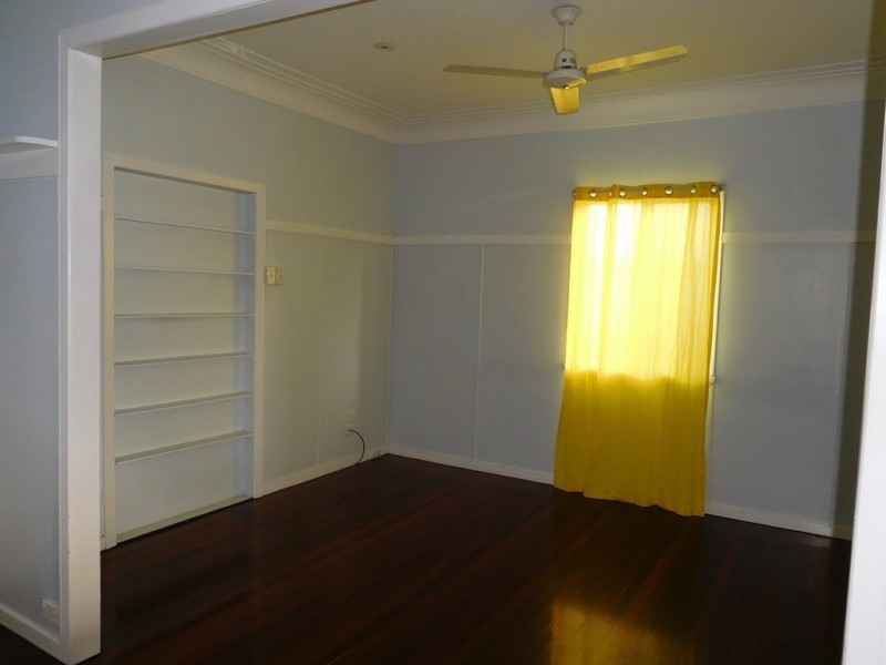 27 Caringa Street, Urangan QLD 4655