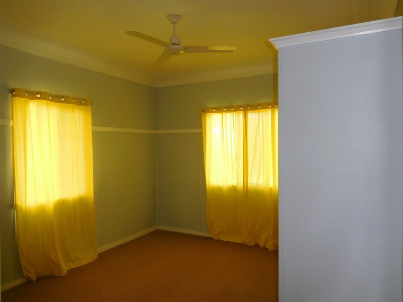 27 Caringa Street, Urangan QLD 4655