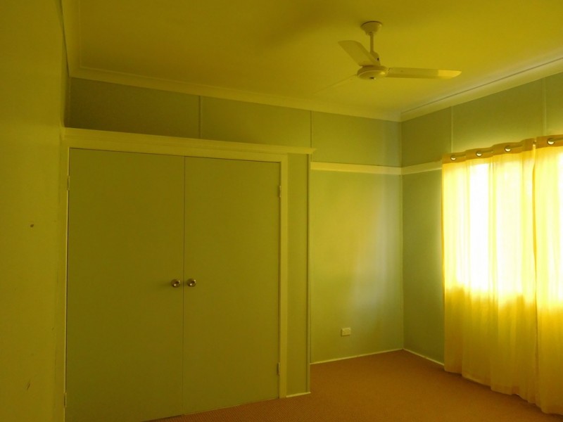 27 Caringa Street, Urangan QLD 4655
